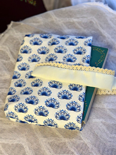 Blue white floral fabric - blue,