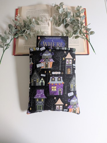Halloween book sleeve padded - halloween, sleeve,